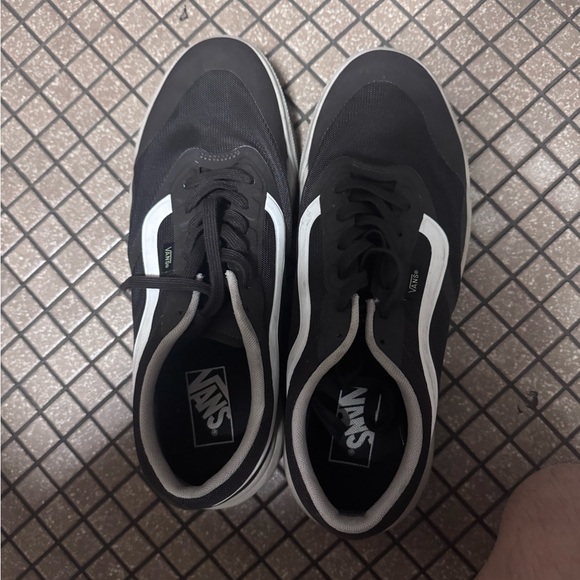 Vans Ultrarange Black and White Sneakers - Picture 2 of 3